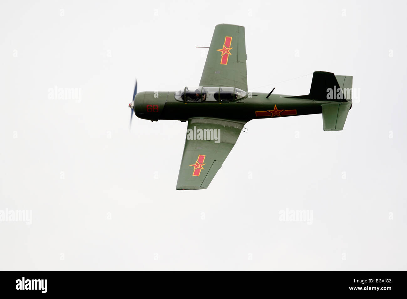 Nanchang CJ-6, Platz zwei für Ausbildung Eindecker für chinesische Völker-Befreiung-Armee-Luftwaffe 1960. Housai HS-6 260 PS Sternmotor. Stockfoto