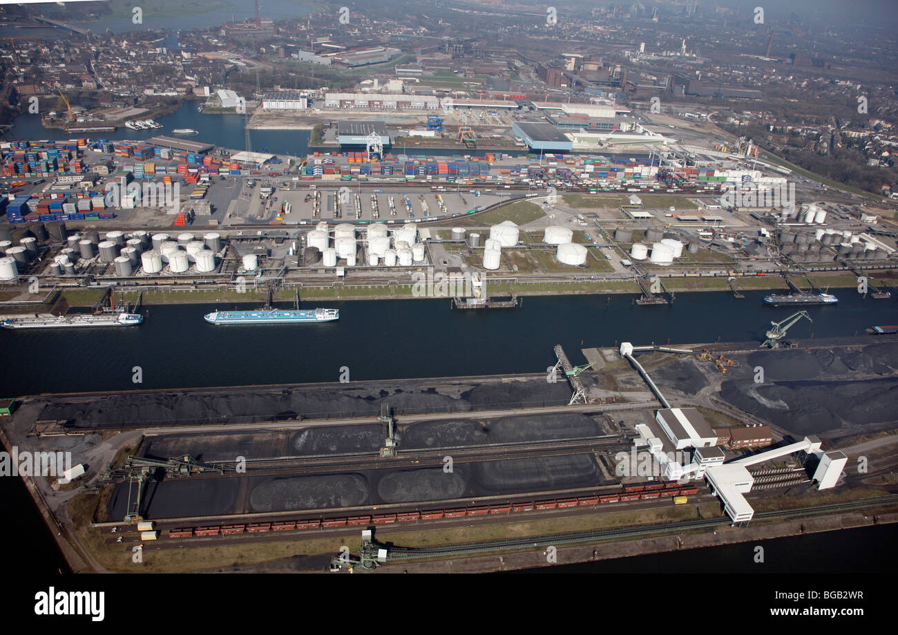 Duisport Hafen und Logistikzentrum am Rhein, größten Binnenhafen der Welt. Duisburg, NRW, Deutschland, Europa. Stockfoto