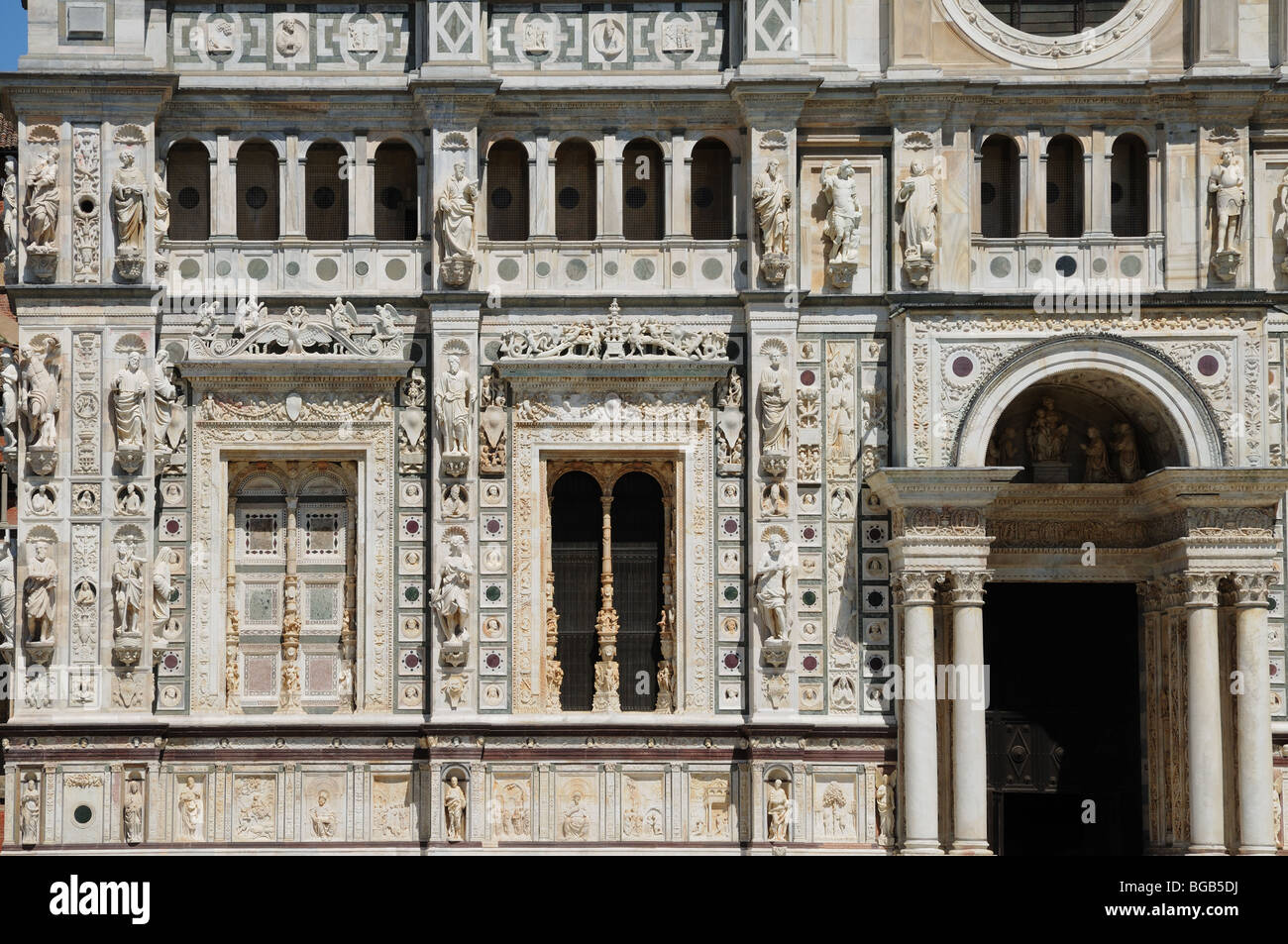 Detail der Fassade der Certosa di Pavia Kartäuser Kloster Lombardei Italien Marmor-Fassade ist ein herrliches Beispiel der Lombard Kunst Stockfoto