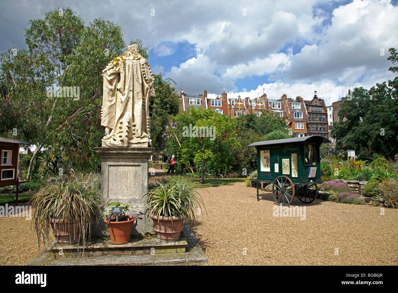 Statue von Sir Hans Sloane Gründer von The Chelsea Physic Garden, Kensington, London, England Stockfoto