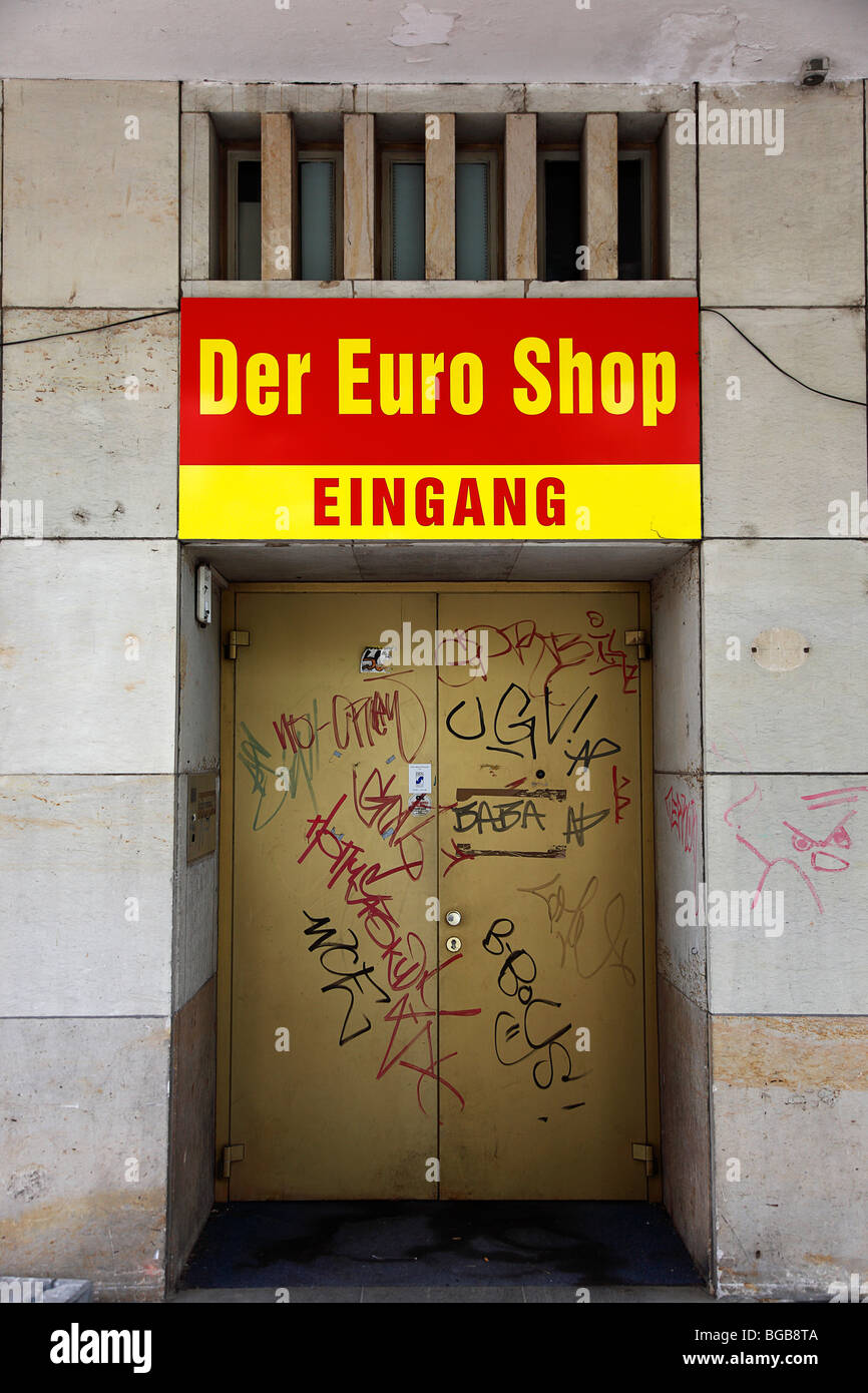 Deutschland, Sachsen, Dresden, Euro Shop Hintereingang an der Wilsdruffer Straße. Stockfoto