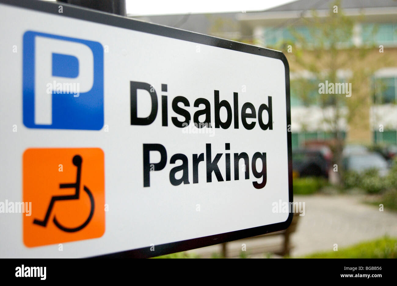 Royalty free Foto von Behindertenparkplätze Zeichen UK Stockfoto