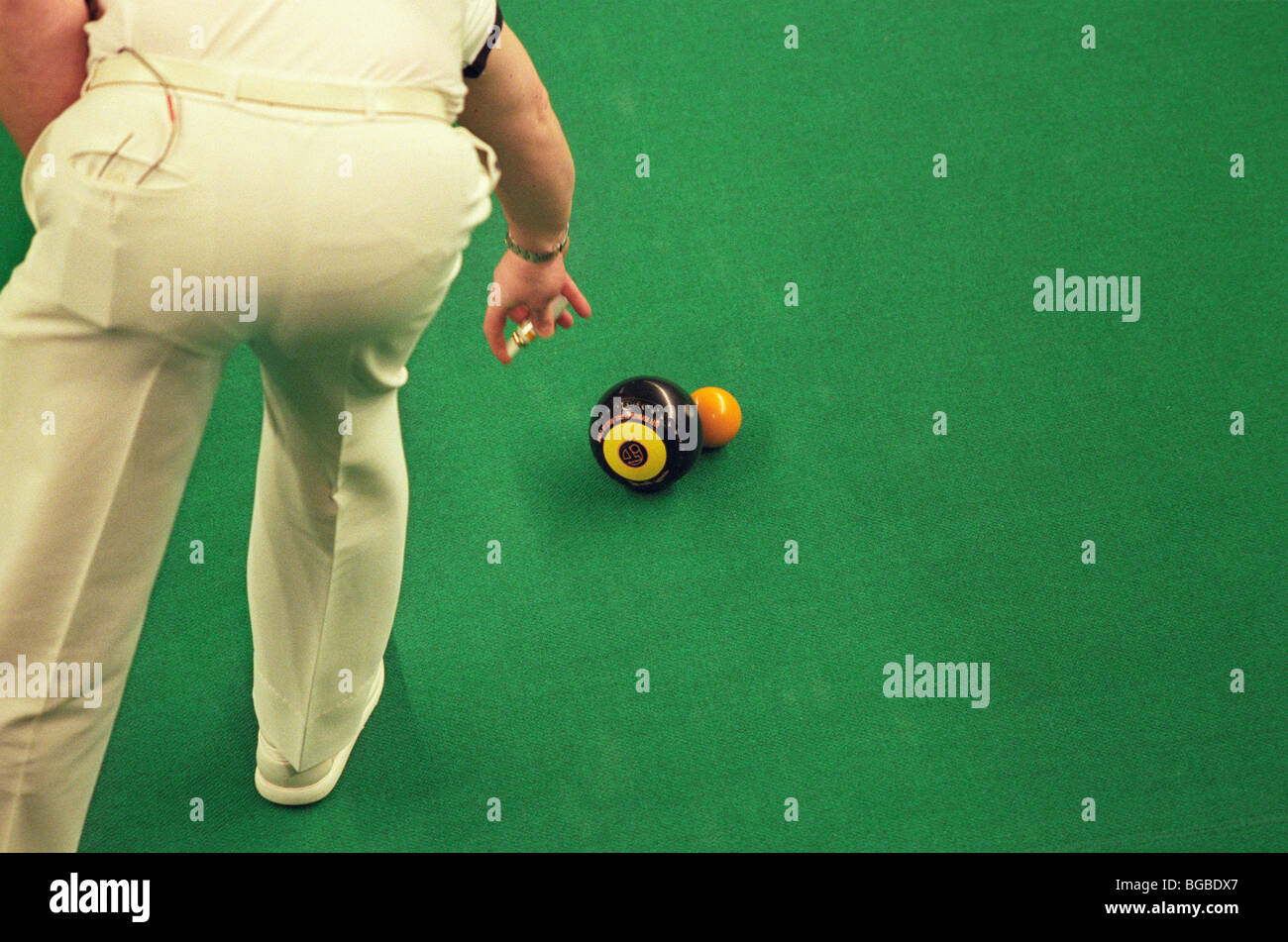 Indoor Schalen Spieler etwa zwischen Schüssel und jack Stockfoto