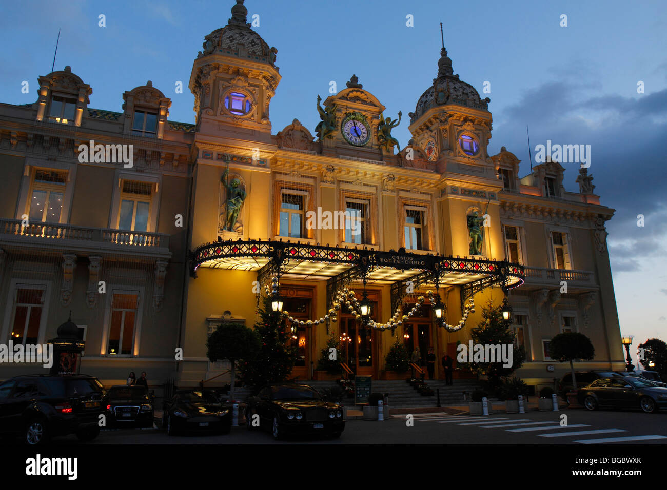 Casino von Monte Carlo und Opernhaus in der Abenddämmerung, Architekt Charles Garnier, Fürstentum Monaco, Europa Stockfoto