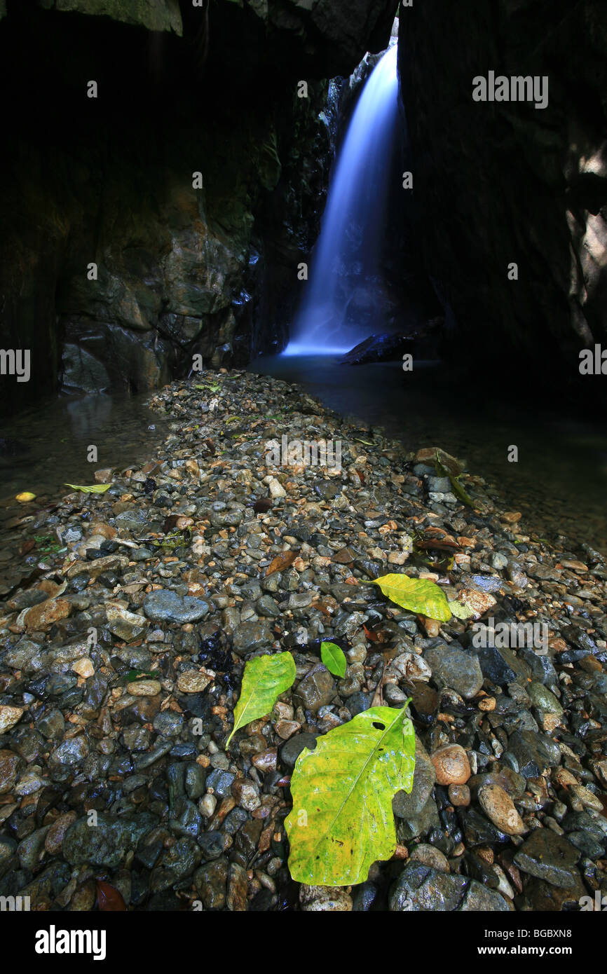 Die wunderschönen Wasserfälle in der Nähe von El Chorro las Yayas bewältigen, Provinz Cocle, Republik Panama. Stockfoto