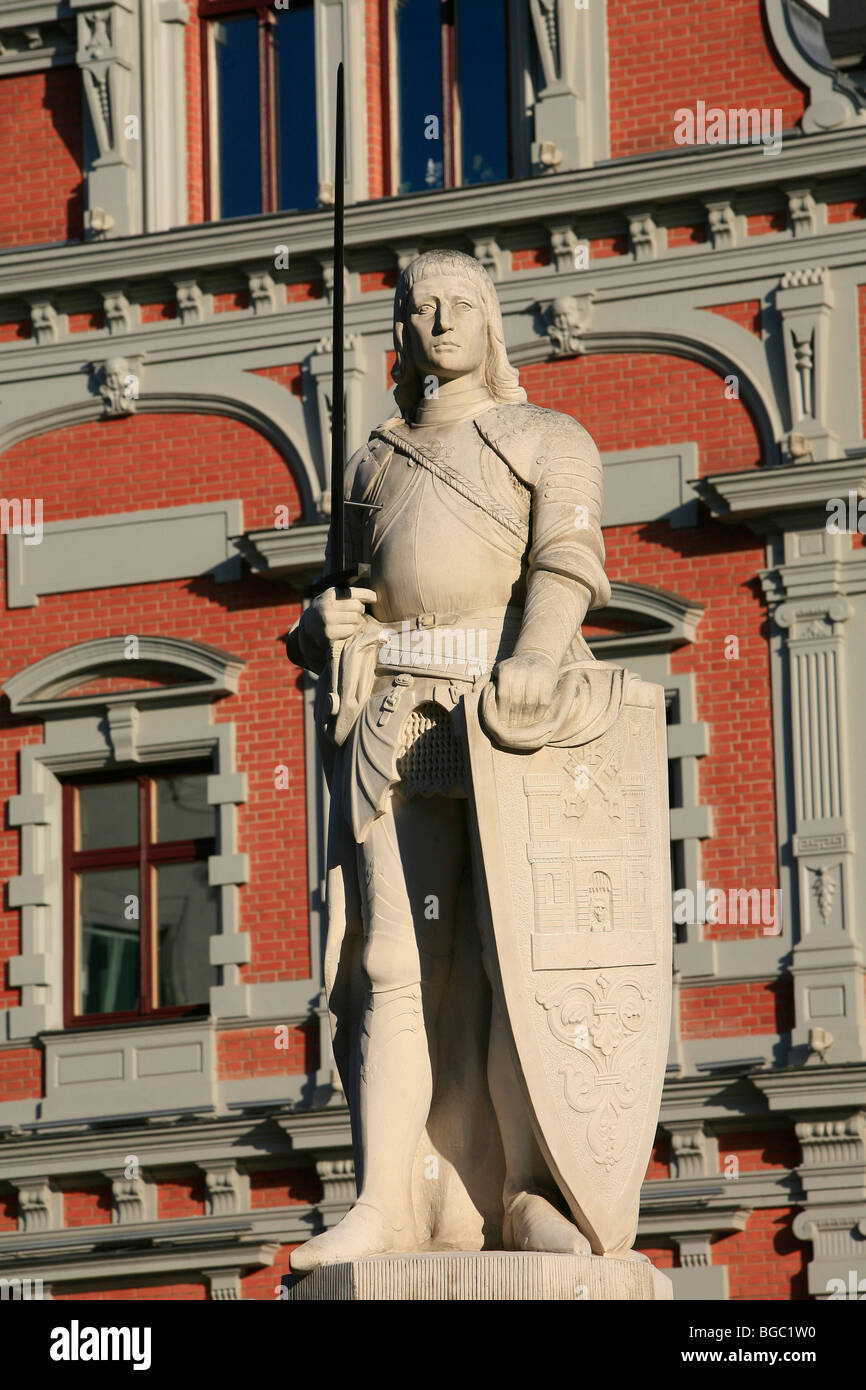 Statue des Heiligen Roland und das Schwarzhäupterhaus in Riga, Lettland Stockfoto
