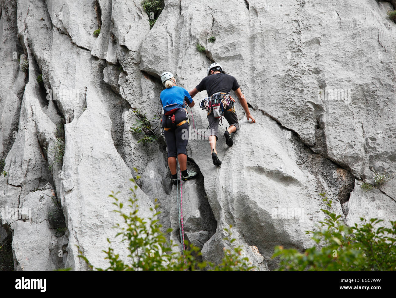 Kletterer in Velika Paklenica Canyon, Nationalpark Paklenica, Velebit-Gebirge, Dalmatien, Kroatien, Europa Stockfoto