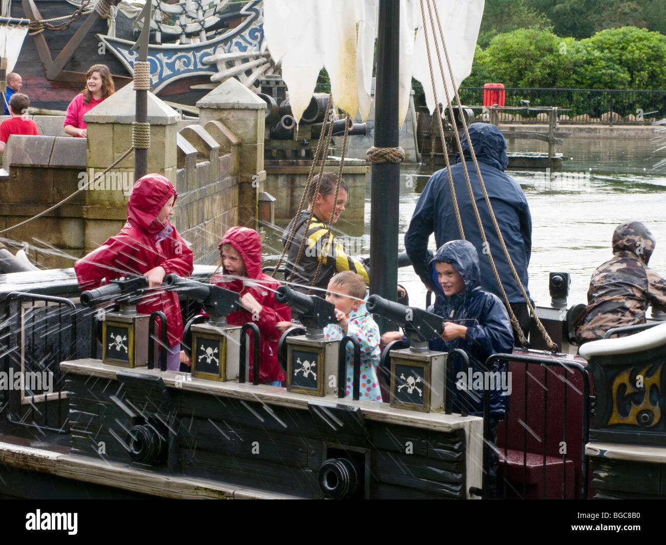 Wasserschlachten in Alton Towers, UK Stockfoto