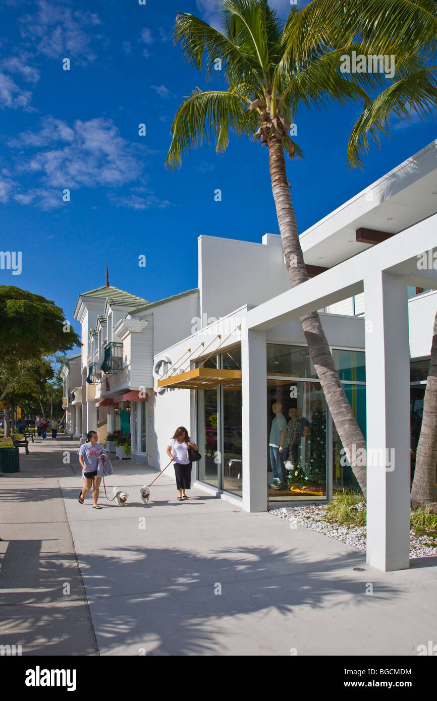 St. Armands Circle Einkaufs- und Sitzplätze Bereich auf St. Armands Key in Sarasota Florida Stockfoto