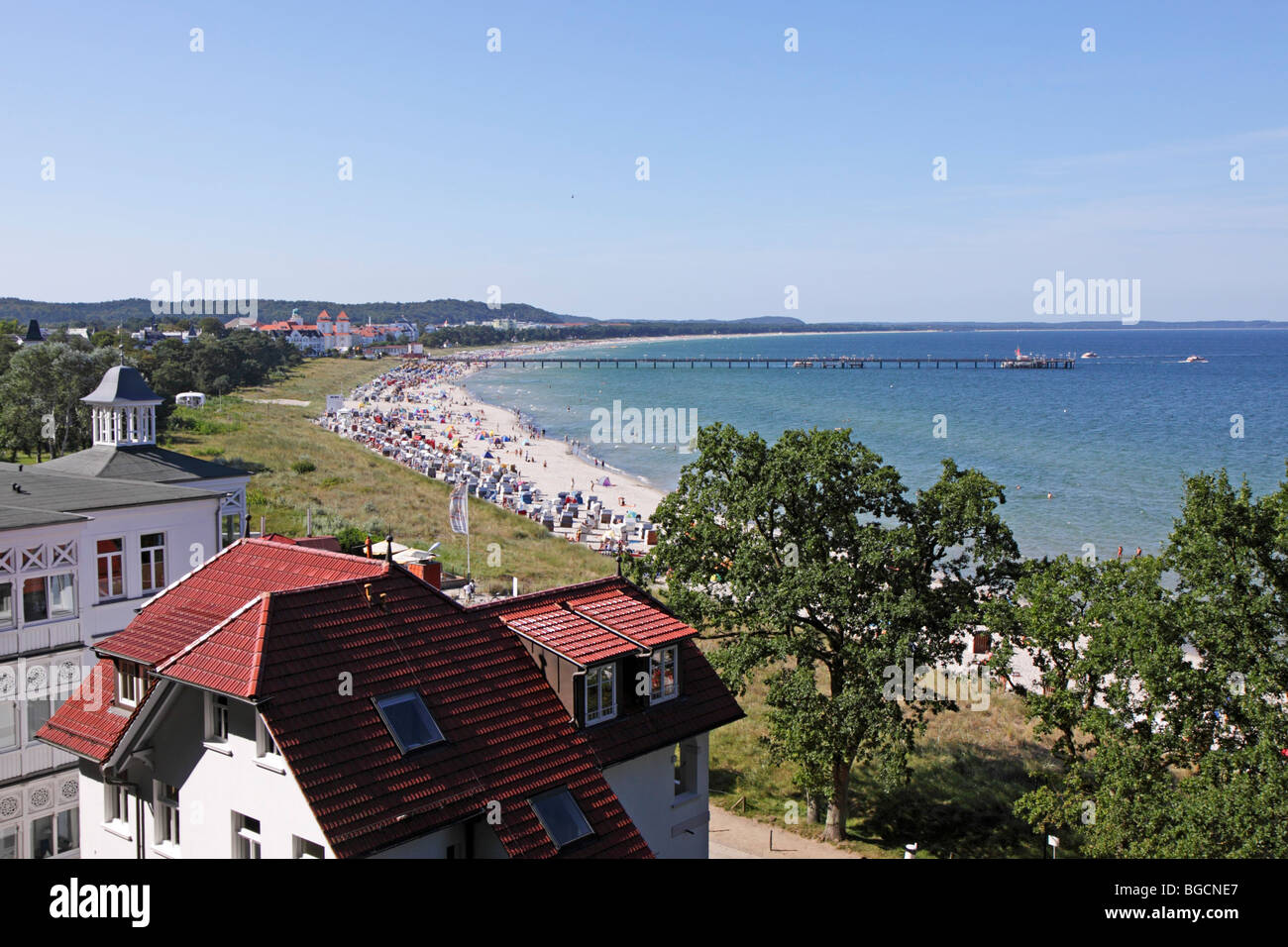 Panoramablick über den Strand von Binz, Insel Rügen, Mecklenburg-West Pomerania, Deutschland Stockfoto