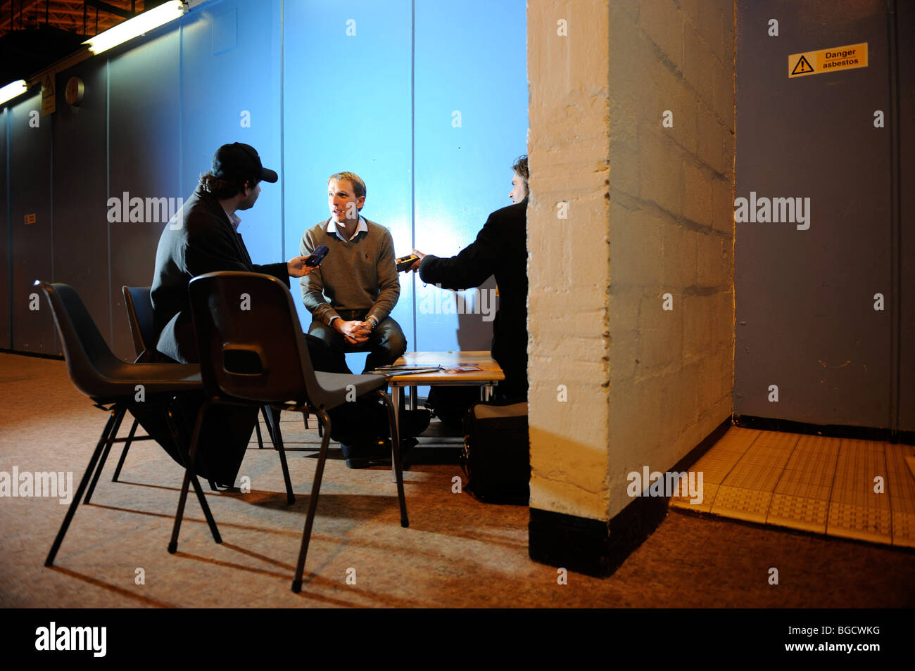 Bristol Rovers Manager Paul Trollope interviewt von Sportjournalisten März 2008 UK Stockfoto