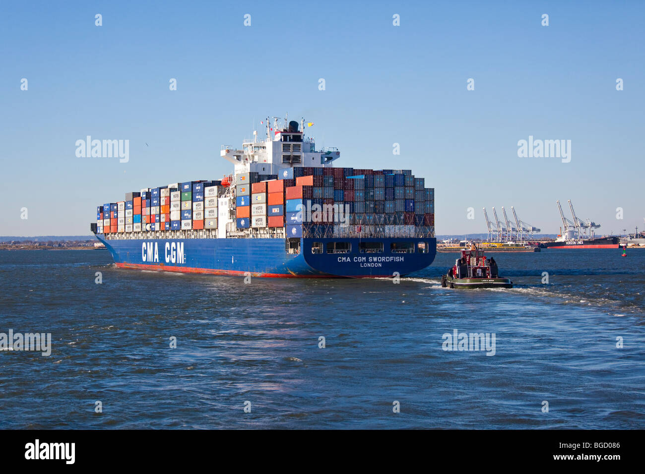 Schlepper, Frachter in der New York Bay Versand Stockfoto