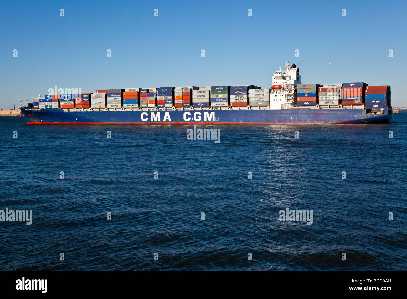 CMA CGM Schwertfisch Frachter in der New York Bay Stockfoto