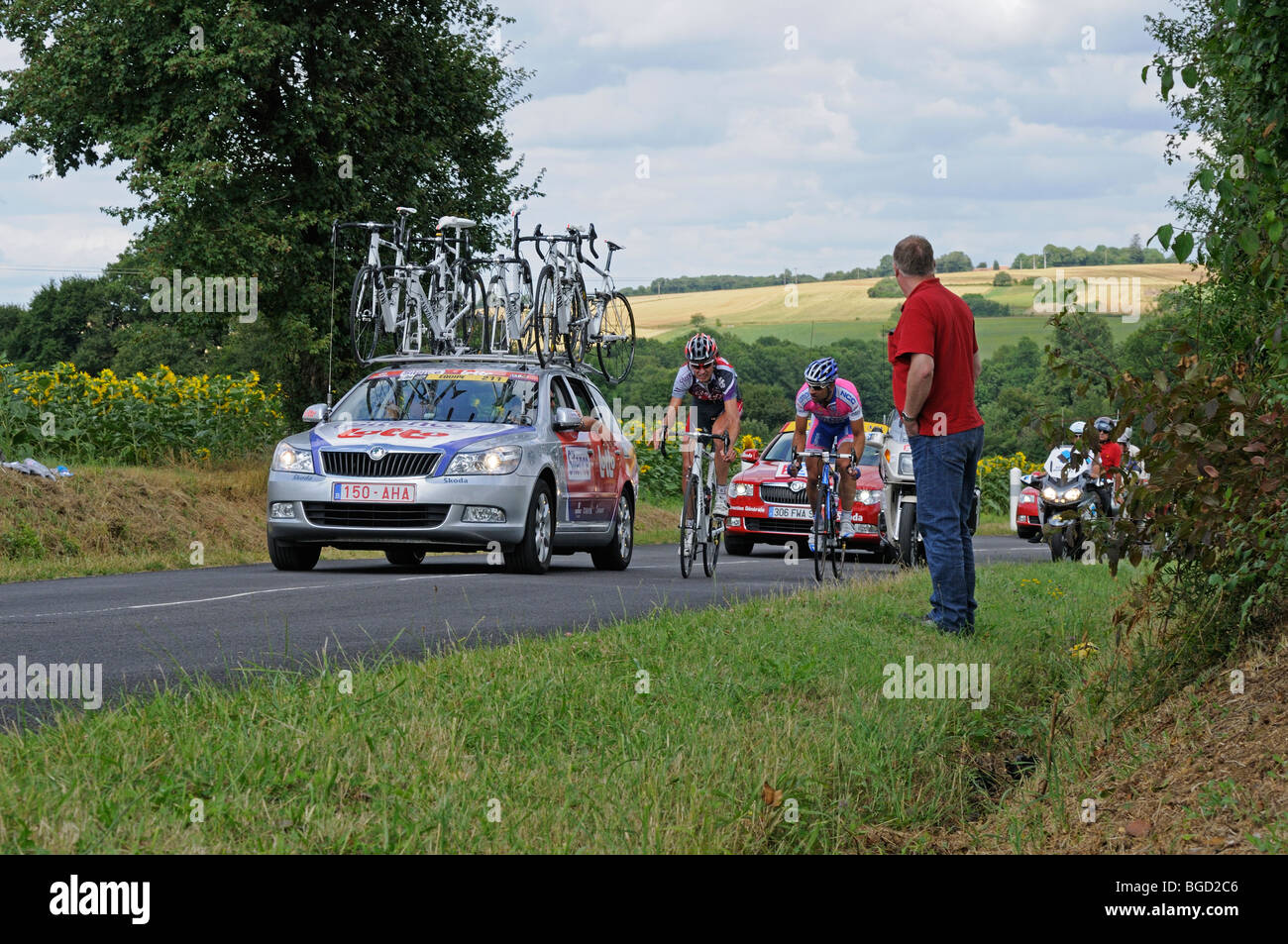 Johan van Summeren und Marcin Sapa führend in eine Etappe der Tour de France 2009 nahe entlang in das Departement Yonne (89) von F Stockfoto
