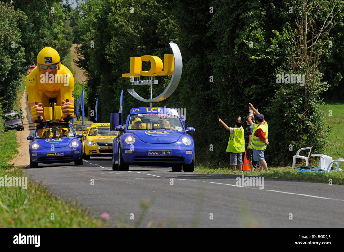 Werbung Wohnwagen-Tour de France 2009 in der Nähe von entlang in die Yonne (89)-Departement von Frankreich Stockfoto