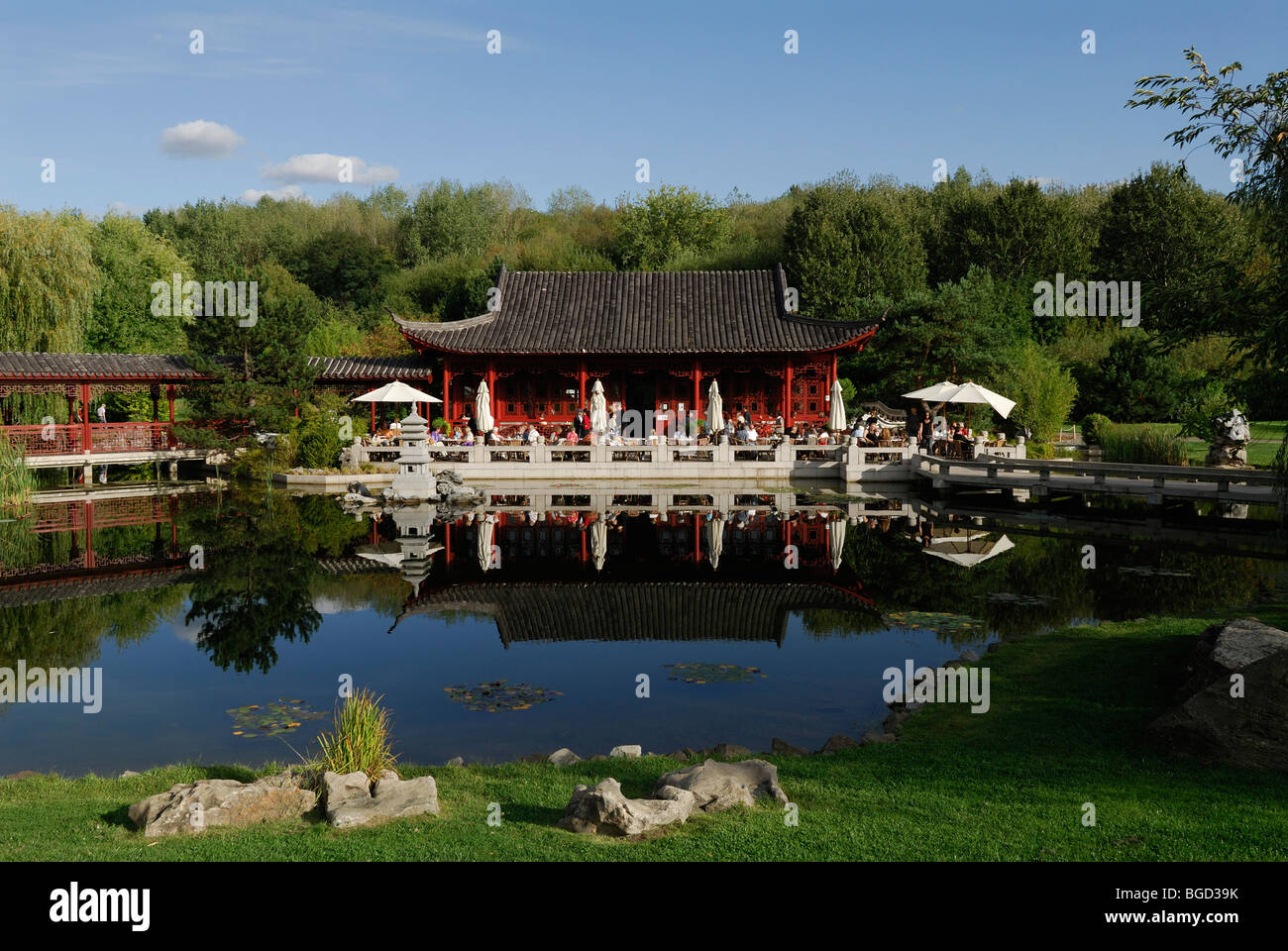 Berlin. Deutschland. Chinesischer Pavillon und Tea Room in den Gärten