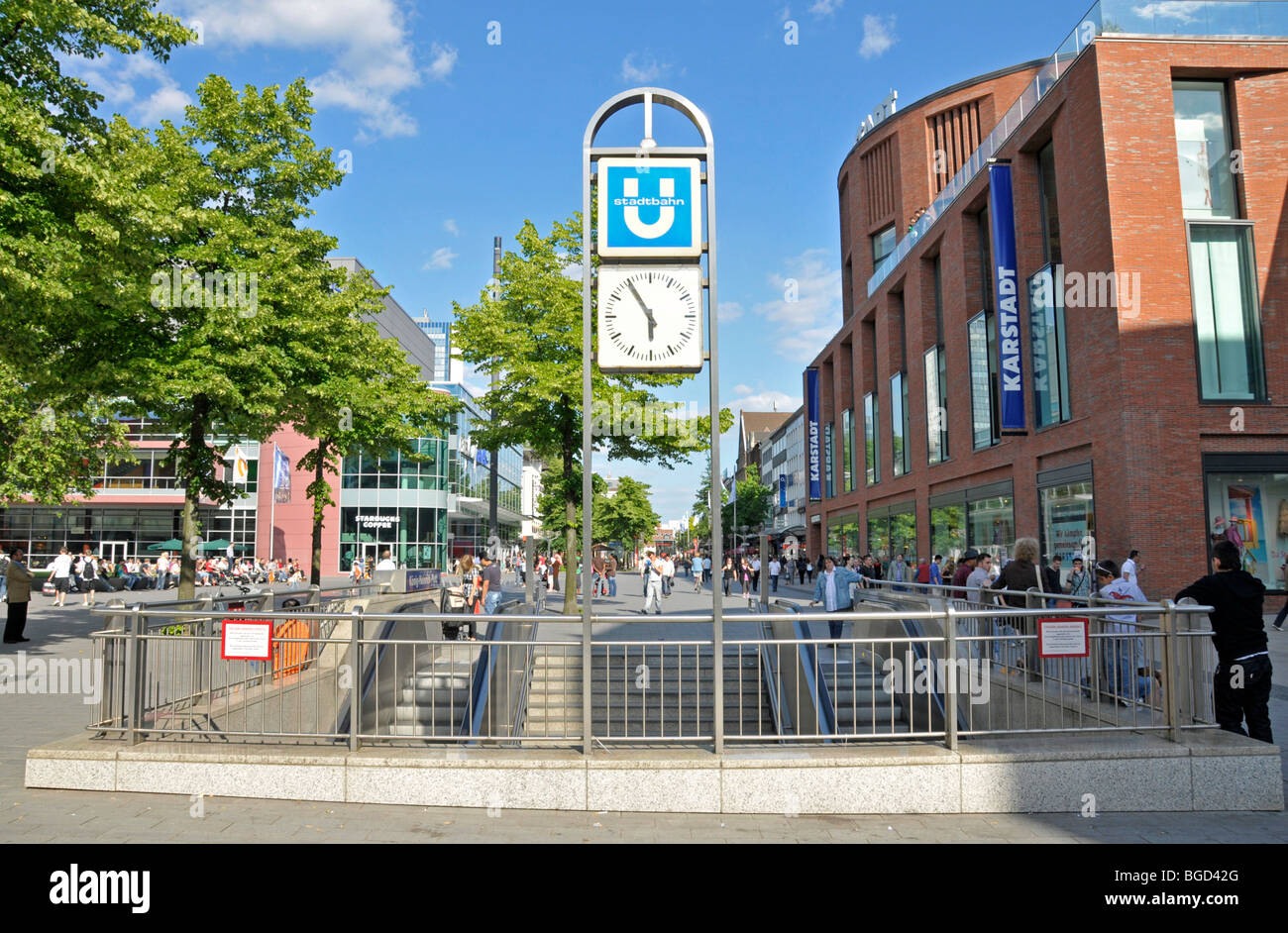 Fußgängerzone in Duisburg, Nordrhein-Westfalen, Deutschland, Europa Stockfoto