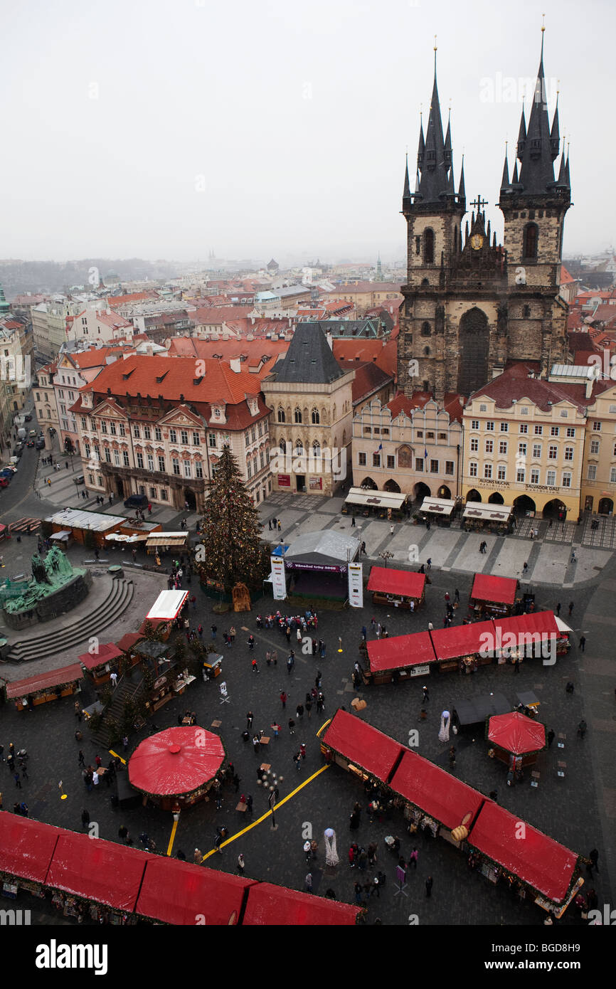 Weihnachtsmärkte von oben. Prager Altstadt Stockfoto