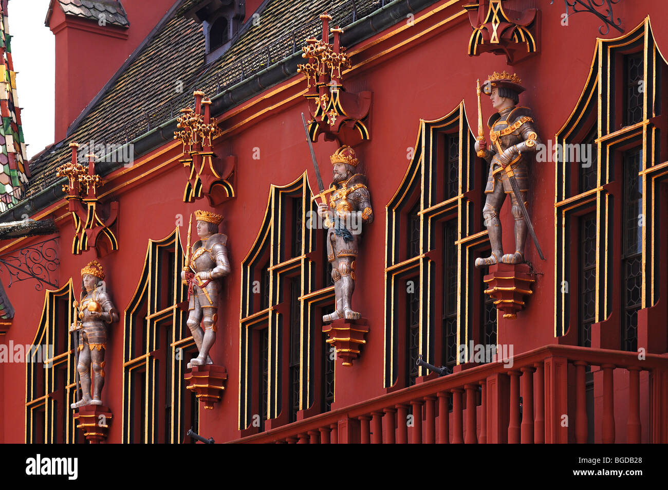 Figuren der "vier habsburgischer Herrscher" auf das Historisches Kaufhaus historische Kaufhaus, 1520, 24 Muensterplatz cathedra Stockfoto