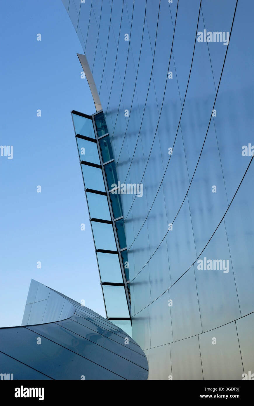 Walt Disney Concert Hall, Fassade Detail, nichtrostender Stahl und Glas, Los Angeles, Kalifornien, USA Stockfoto