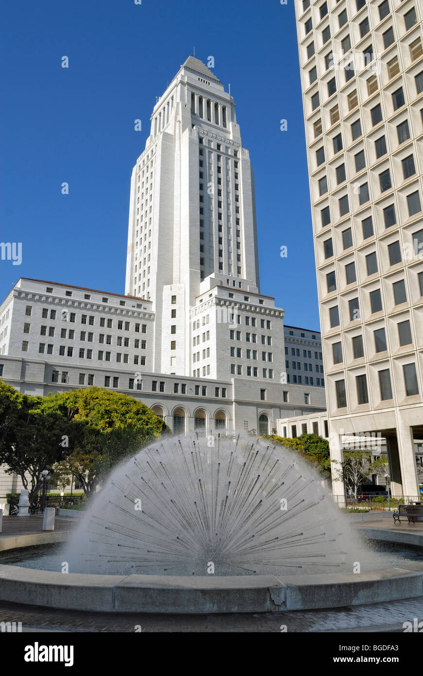 Rathaus Und Eleanor Kammern Memorial Fountain, Los Angeles, Kalifornien, USA Stockfoto