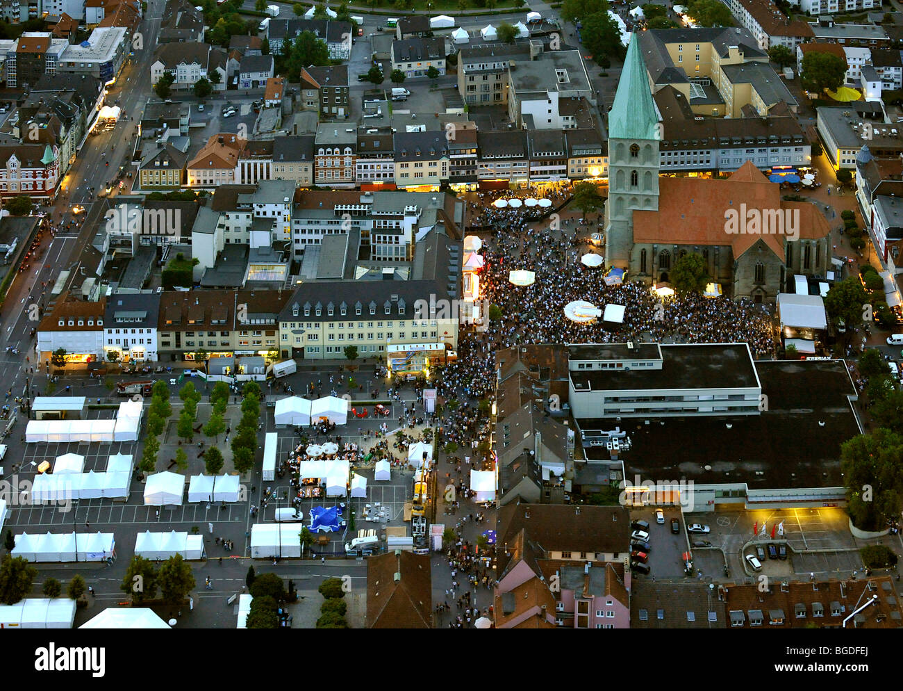 Luftaufnahme, Pauluskirche Kirche, Dawn, Nordrhein-Westfalen-Tag-Festival in Hamm Ruhrgebiet Region, North Rhine-Westphalia, G Stockfoto