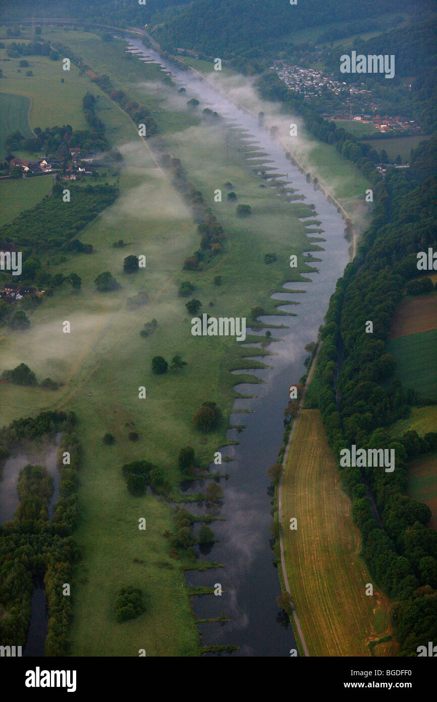 Luftaufnahme, Fluss Ruhr, Ruhr-Flusstal, Morgennebel, Buhnen, Hattingen, Ruhrgebiet Bereich, North Rhine-Westphalia, Deutschland Stockfoto