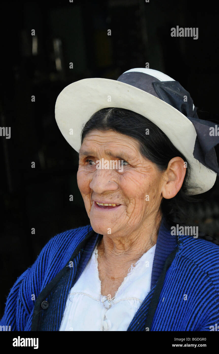 Alte Frau, Santa Ana, Ayacucho, Inka-Siedlung, Quechua-Siedlung, Peru, Südamerika, Lateinamerika Stockfoto