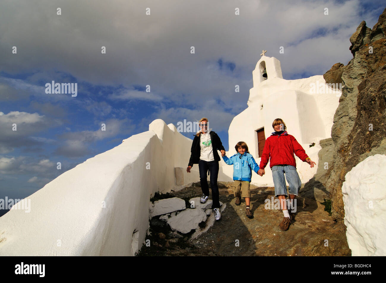 Orthodoxe Kapelle, Wanderer, Mutter und Kinder, Naxos, Kykladen, Griechenland, Europa Stockfoto