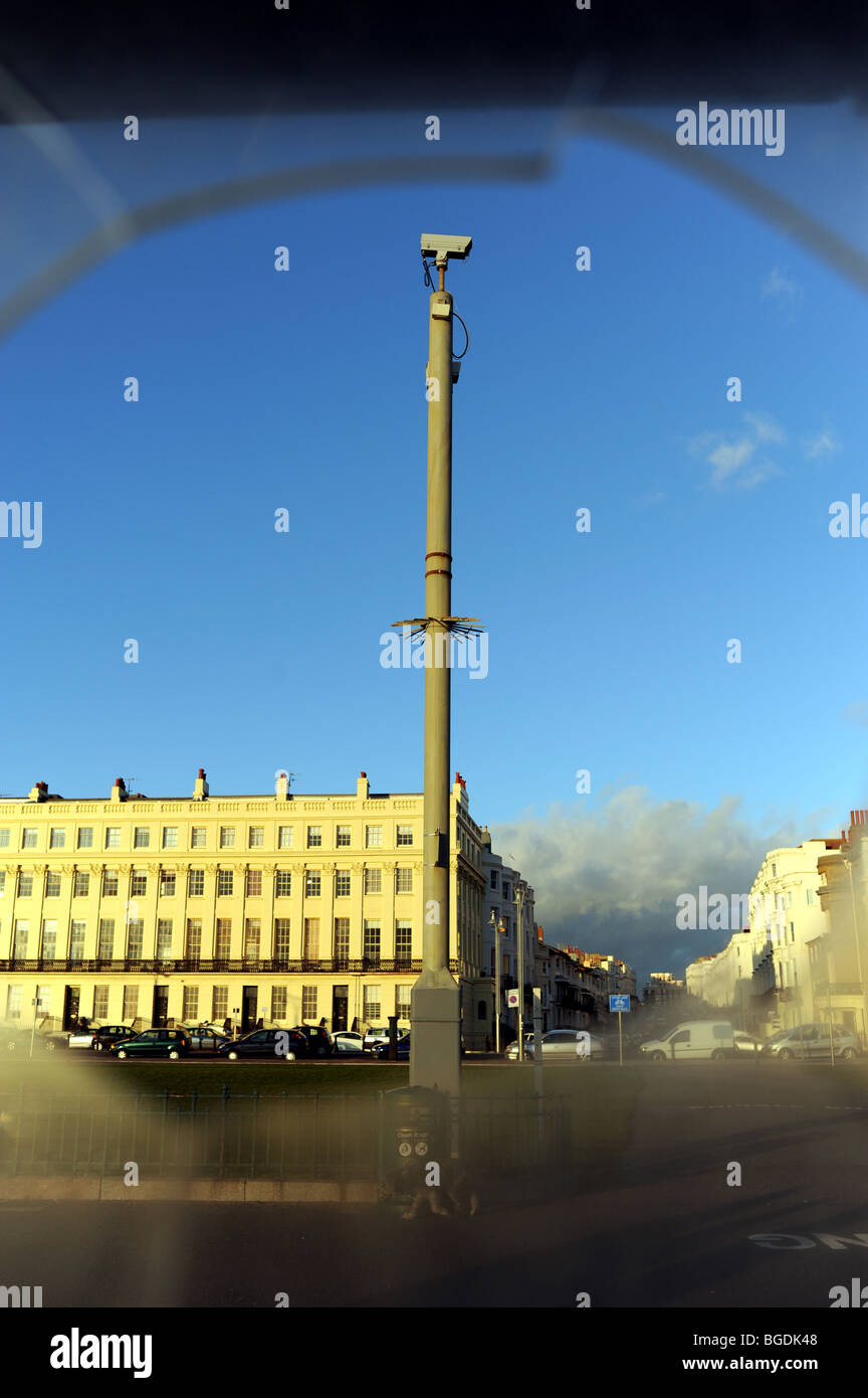 CCTV-Kamera am Mast entlang Hove Brighton Seafront UK Stockfoto