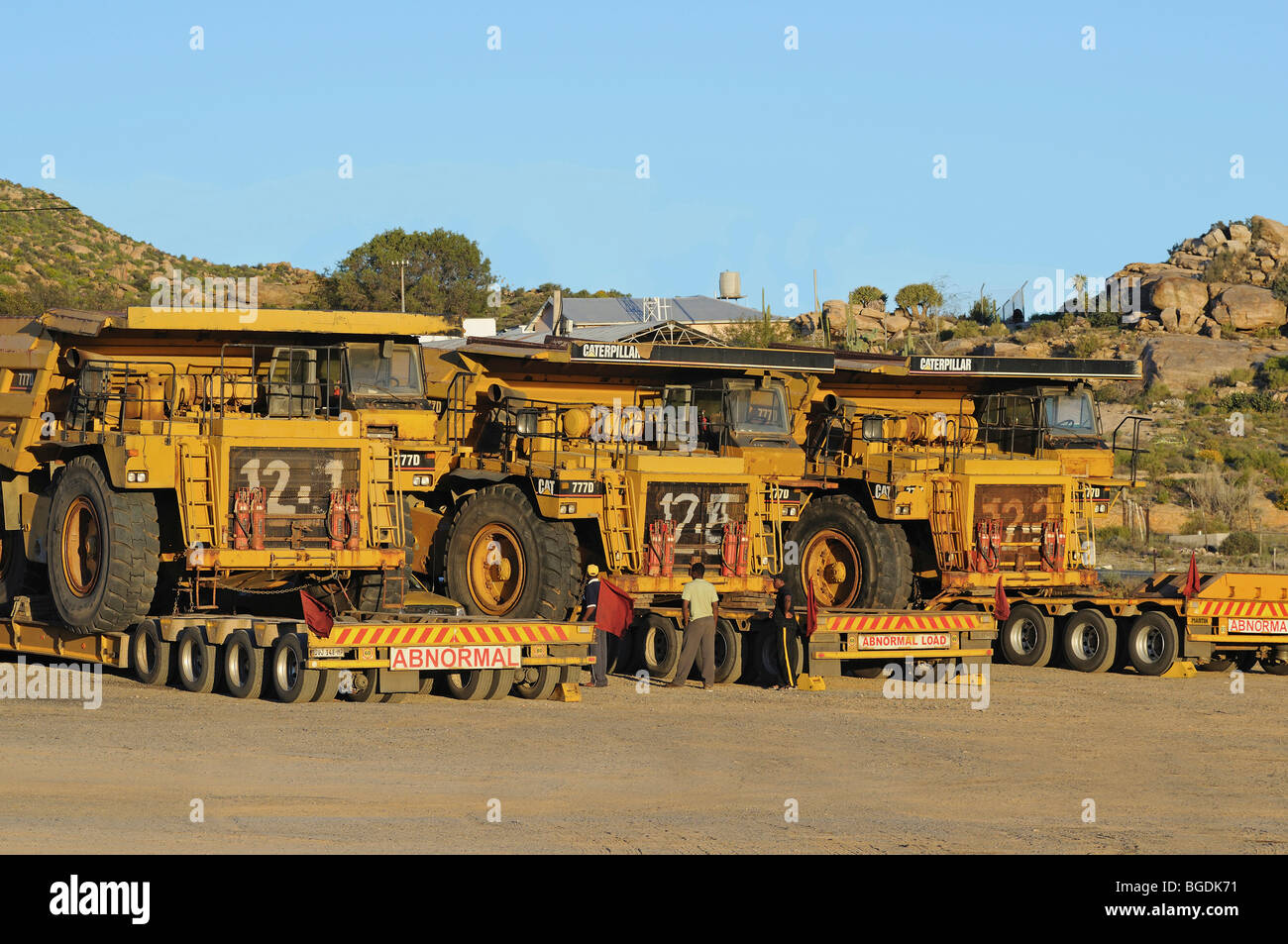 Transport von Caterpillar 777D off-Highway-Fahrzeuge für den Diamond Mines, Südafrika, Afrika Stockfoto