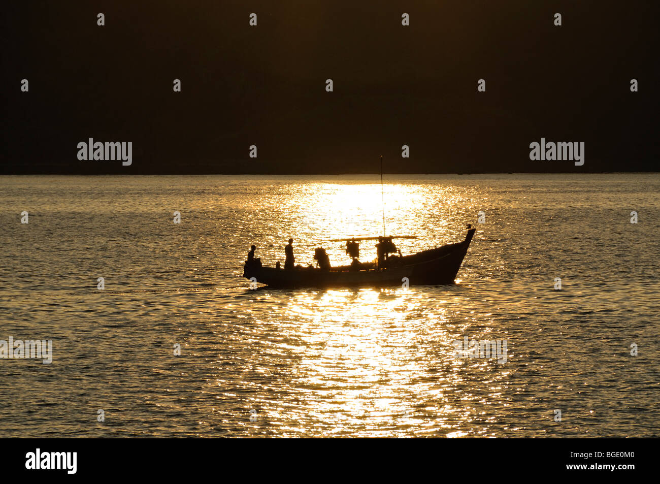 Boot am Sonnenuntergang, Ngapali Strand, Thandwe, Burma, Myanmar Stockfoto