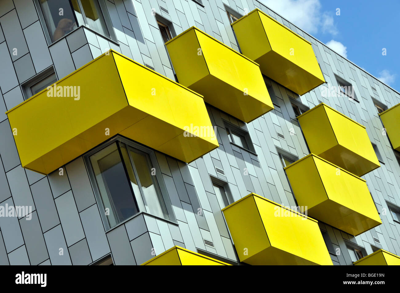 Balkone auf Mehrfamilienhäuser Stockfoto