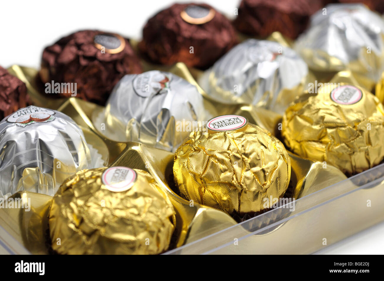 Verpackte Schokolade mit Nüssen Stockfoto