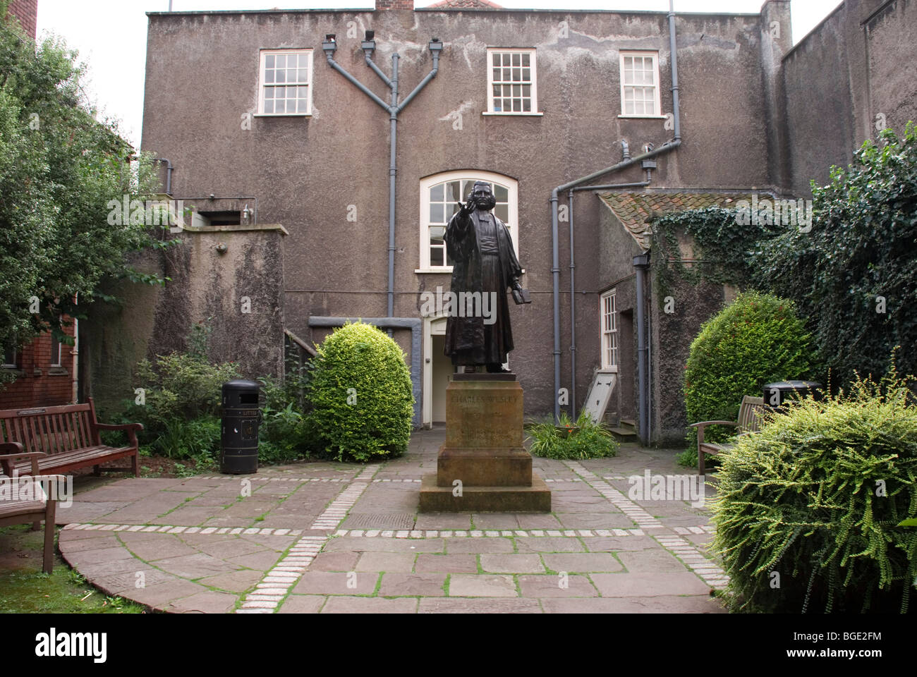 Neue Zimmer, Bristol. Statue von Charles Wesley. John Wesley richten Sie die erste Methodist Kapelle hier im Jahre 1739. Stockfoto
