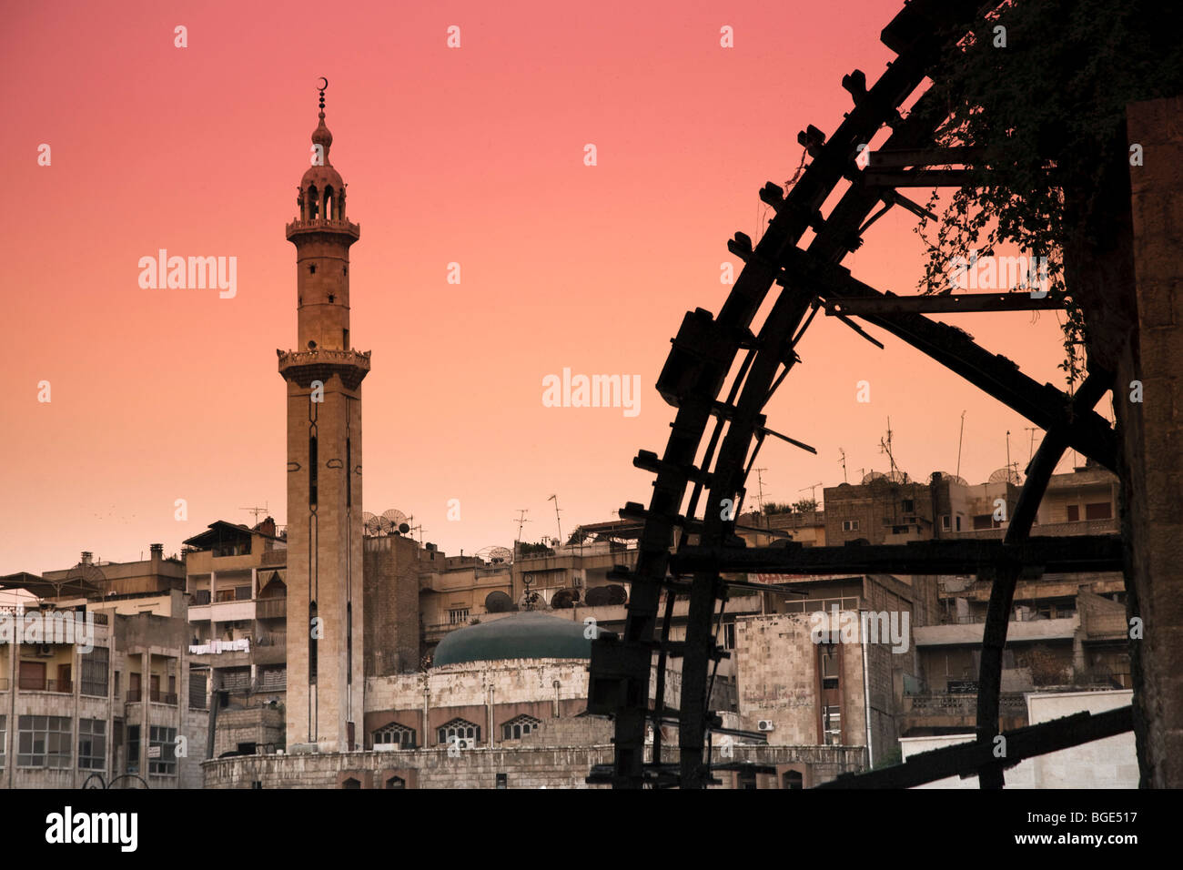 Syrien, Hama Altstadt und 13. Jahrhundert Wasserräder (Norias) Stockfoto