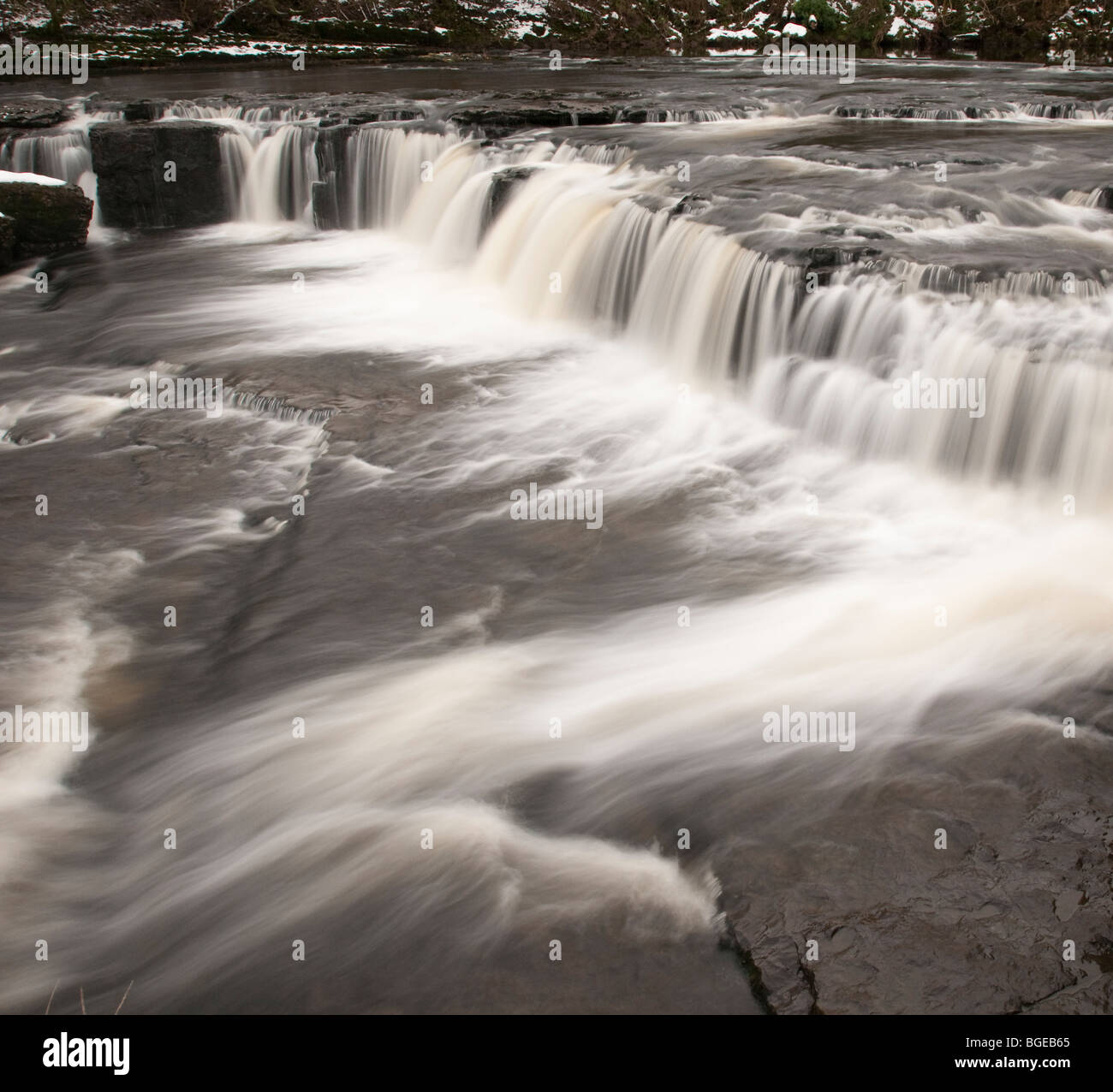 Aysgarth Upper Falls, River Ure, North Yorkshire im winter Stockfoto