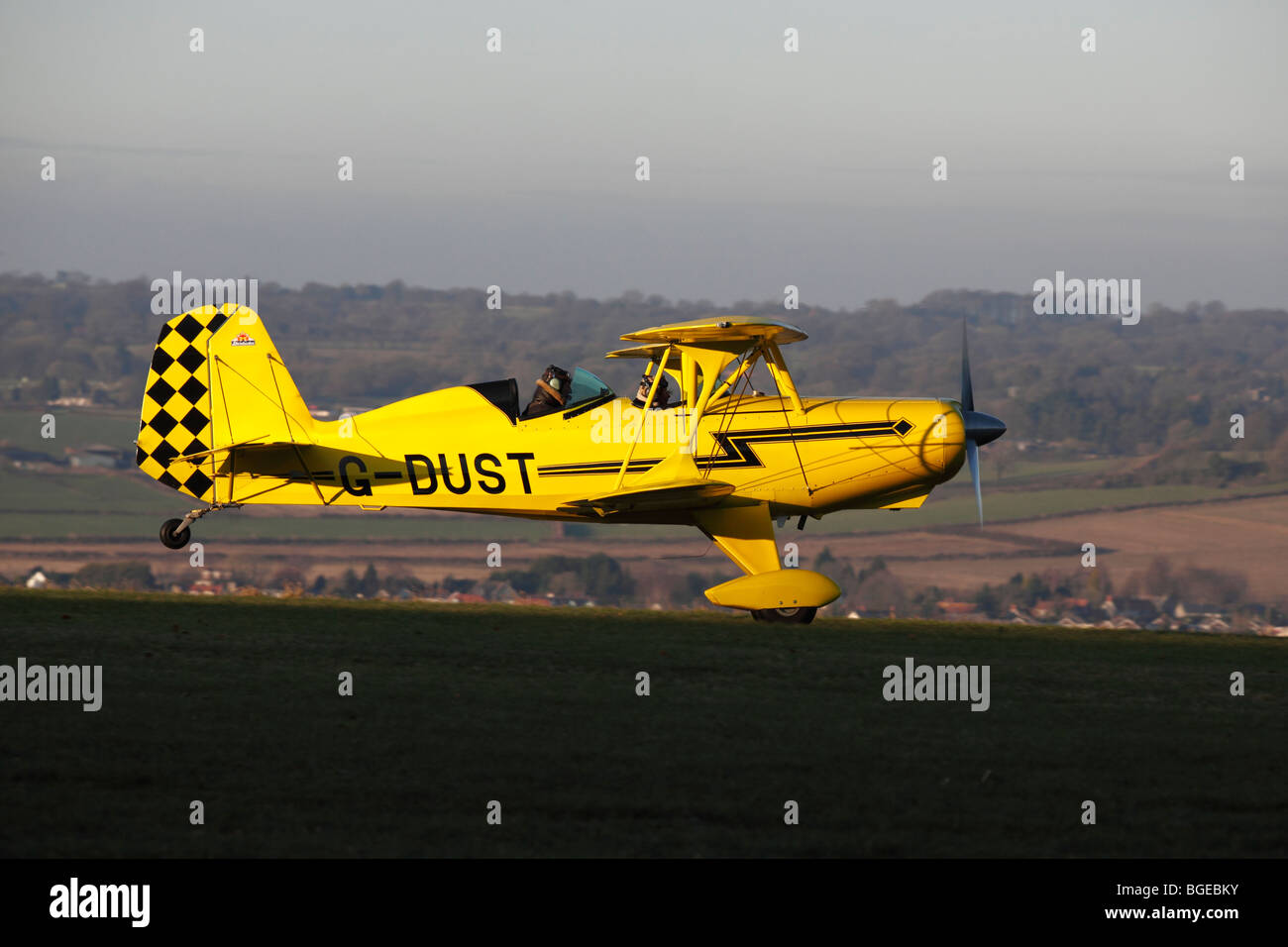 Stolpe Starduster Doppeldecker G-Staub auf Compton Abbas Flugplatz in Dorset in England Stockfoto