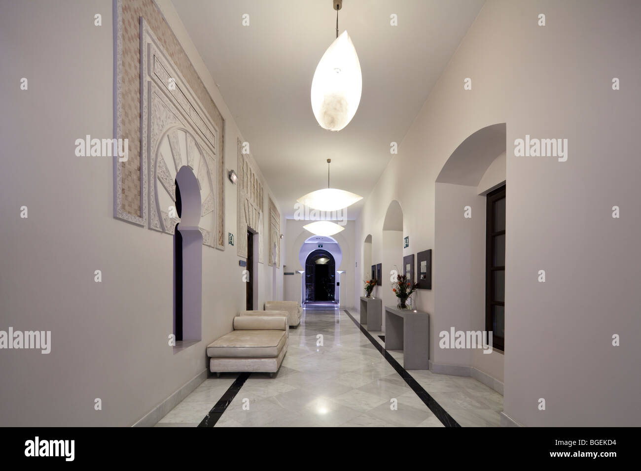Korridor, Hospes Palace del Bailío, Córdoba, Andalusien, Spanien Stockfoto