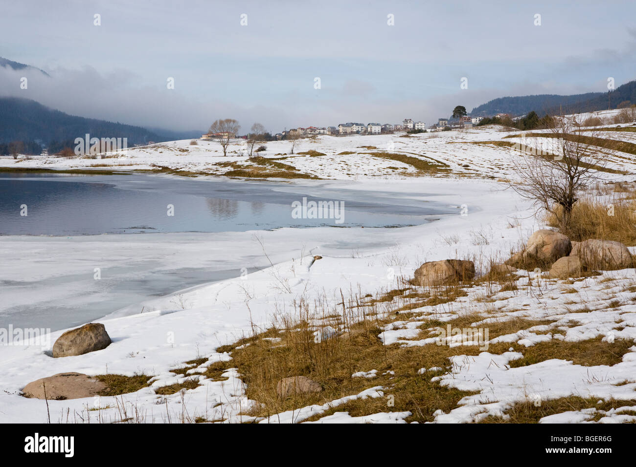 Winterszene, Dospat-See, Rhodopi-Berge, Bulgarien, Balkan Stockfoto