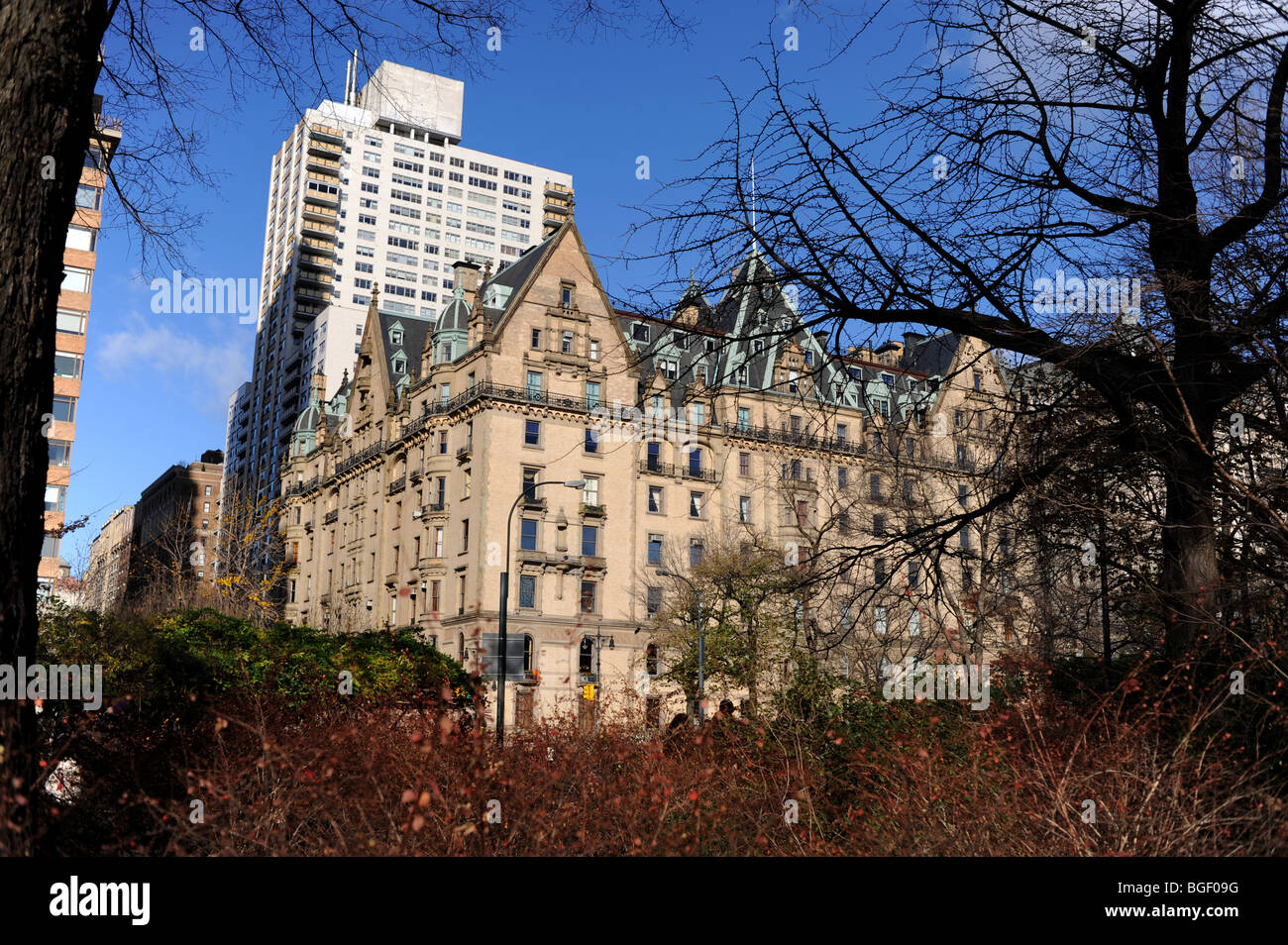 Das Dakota Gebäude lebte von Ex-Beatle John Lennon von Central Park in New York USA Stockfoto