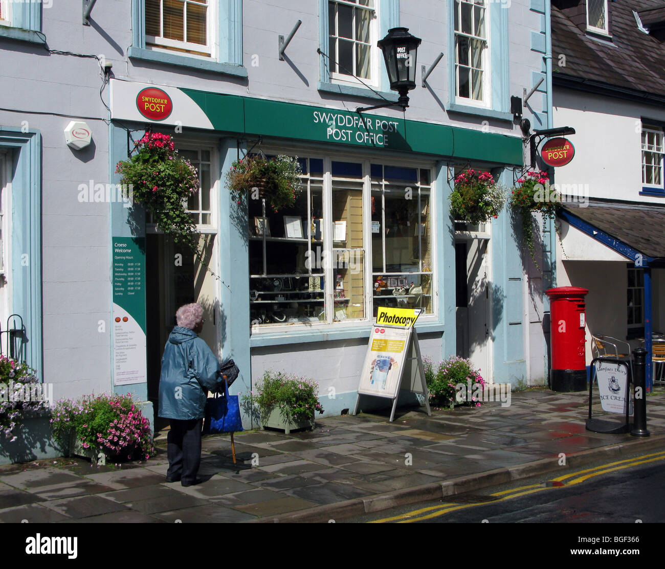 "Post Office" Llandovery West Wales Stockfoto