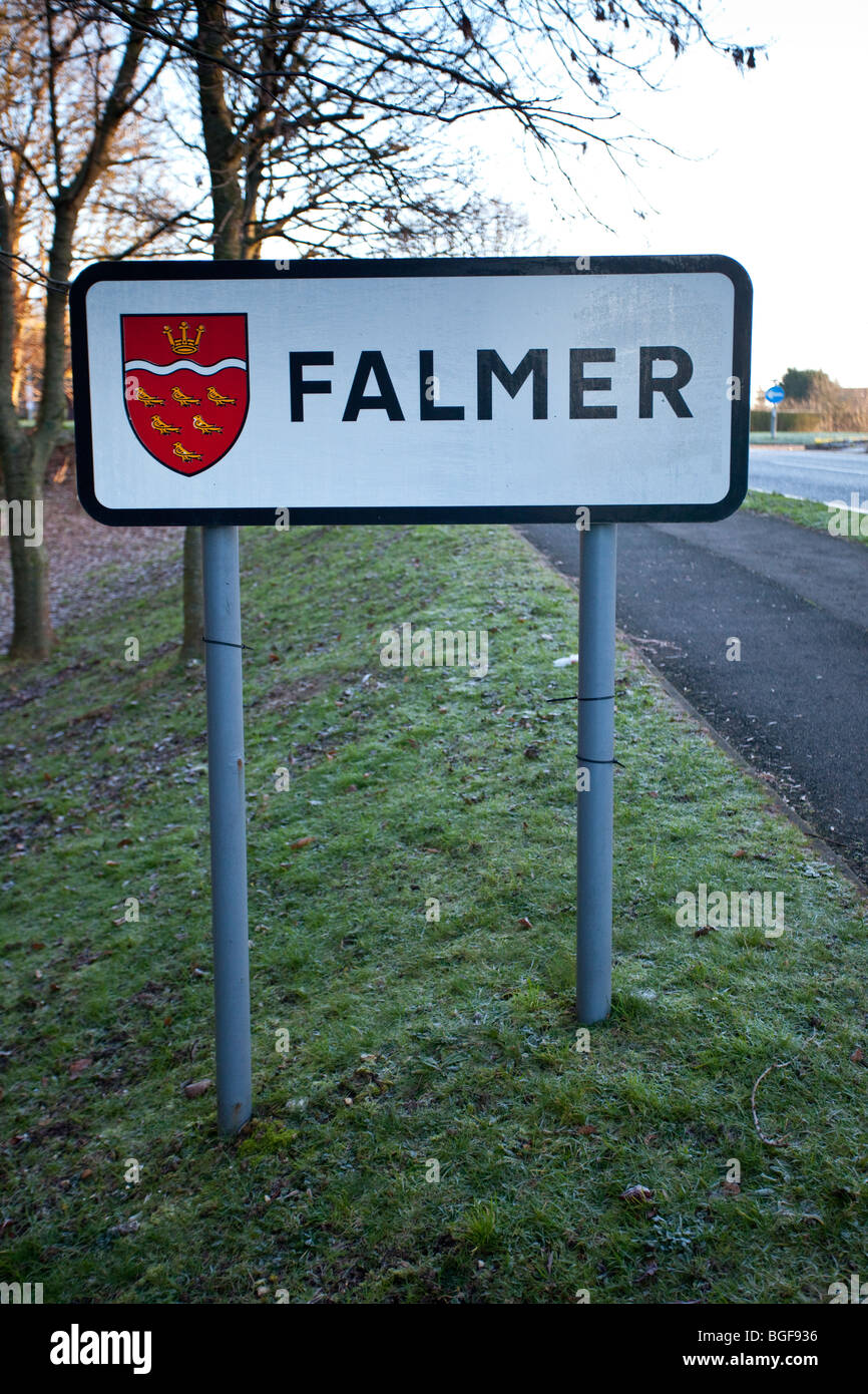 Falmer Dorf Straße Grenze Schild die Eingabe des Dorfes Falmer in Sussex Stockfoto