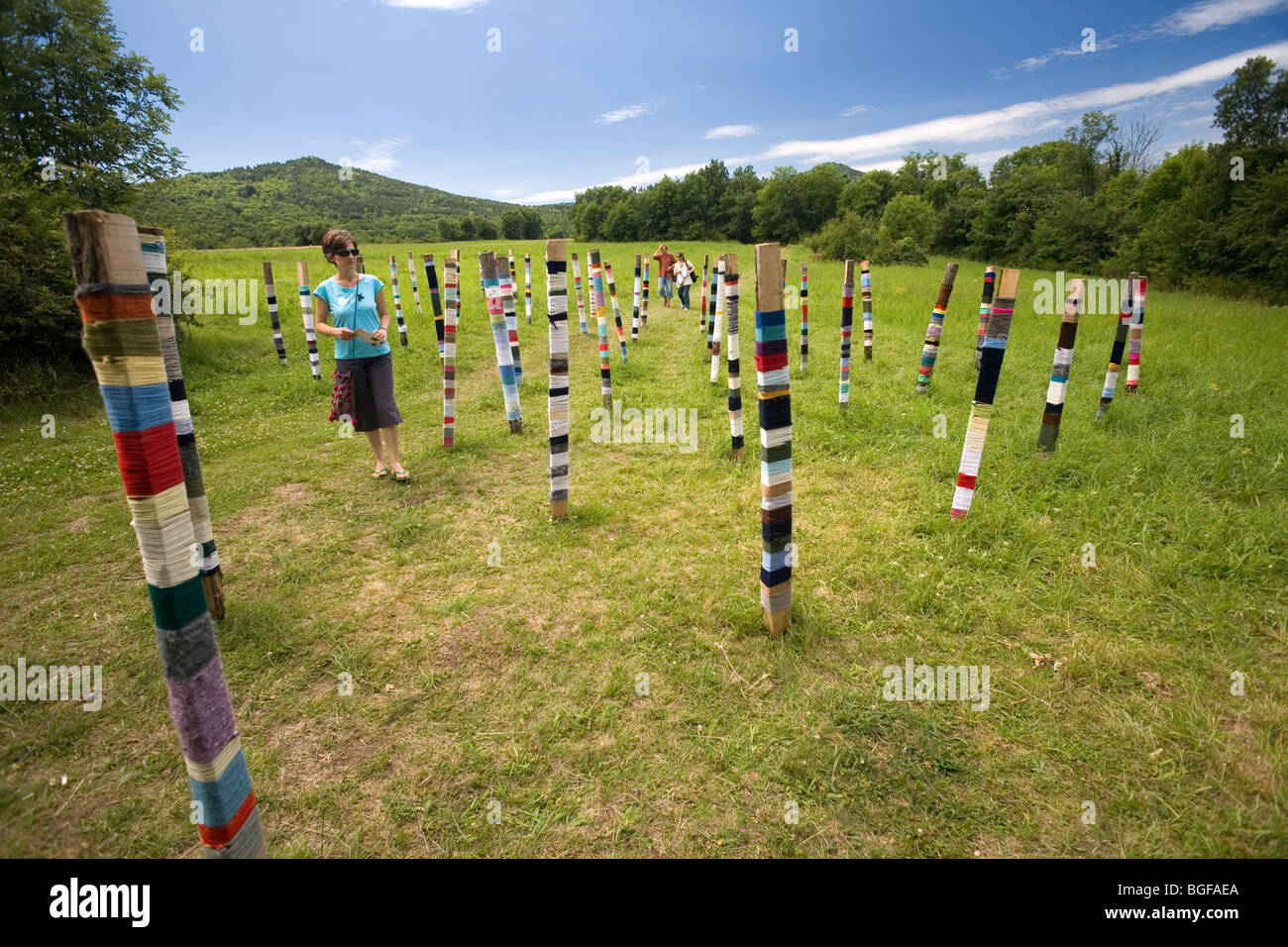 Ein Land Art-Werk von F.Ollereau, einer französischen Künstlerin durchgeführt. Installation de Land Art Réalisée Par l'artiste F. Ollereau. Stockfoto