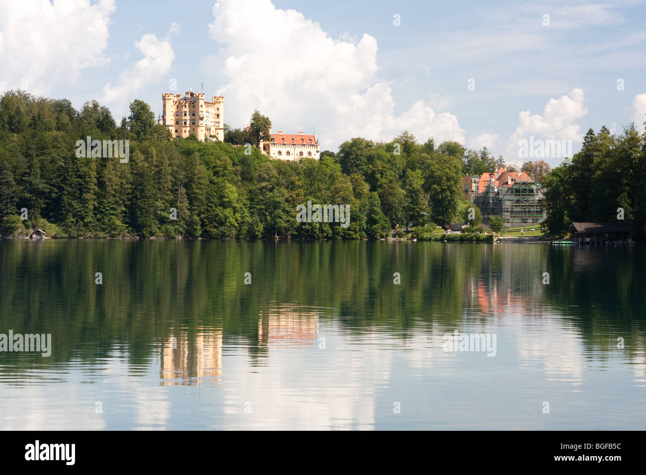 Schloss Hohenschuangau. Hohenschwangau Burg oder Schloss Hohenschuangau ist ein Palast des 19. Jahrhunderts in Süddeutschland Stockfoto