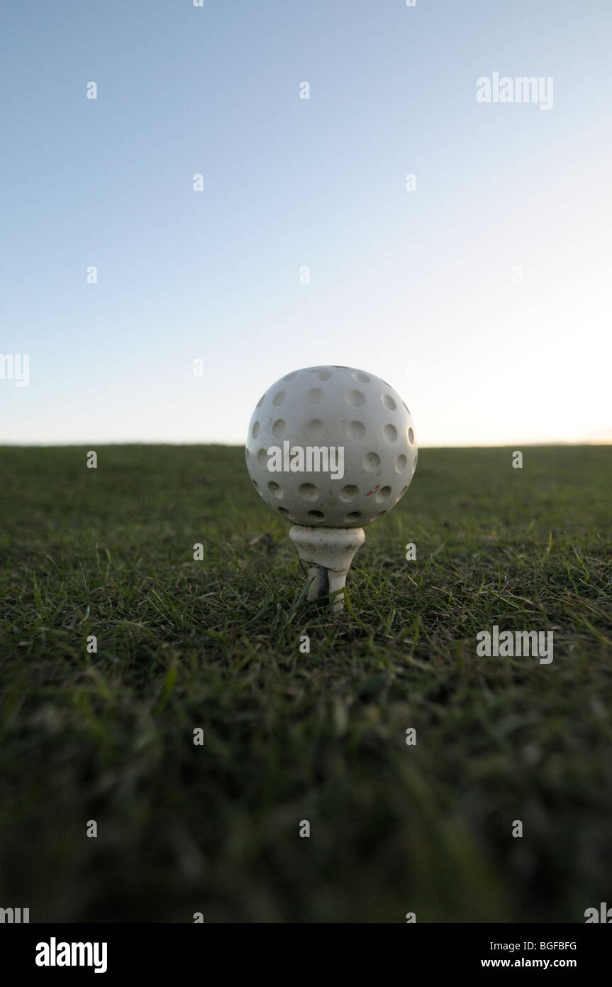 Golf-Abschlag-Marker auf einem Golfplatz Abschlag Boden Stockfoto