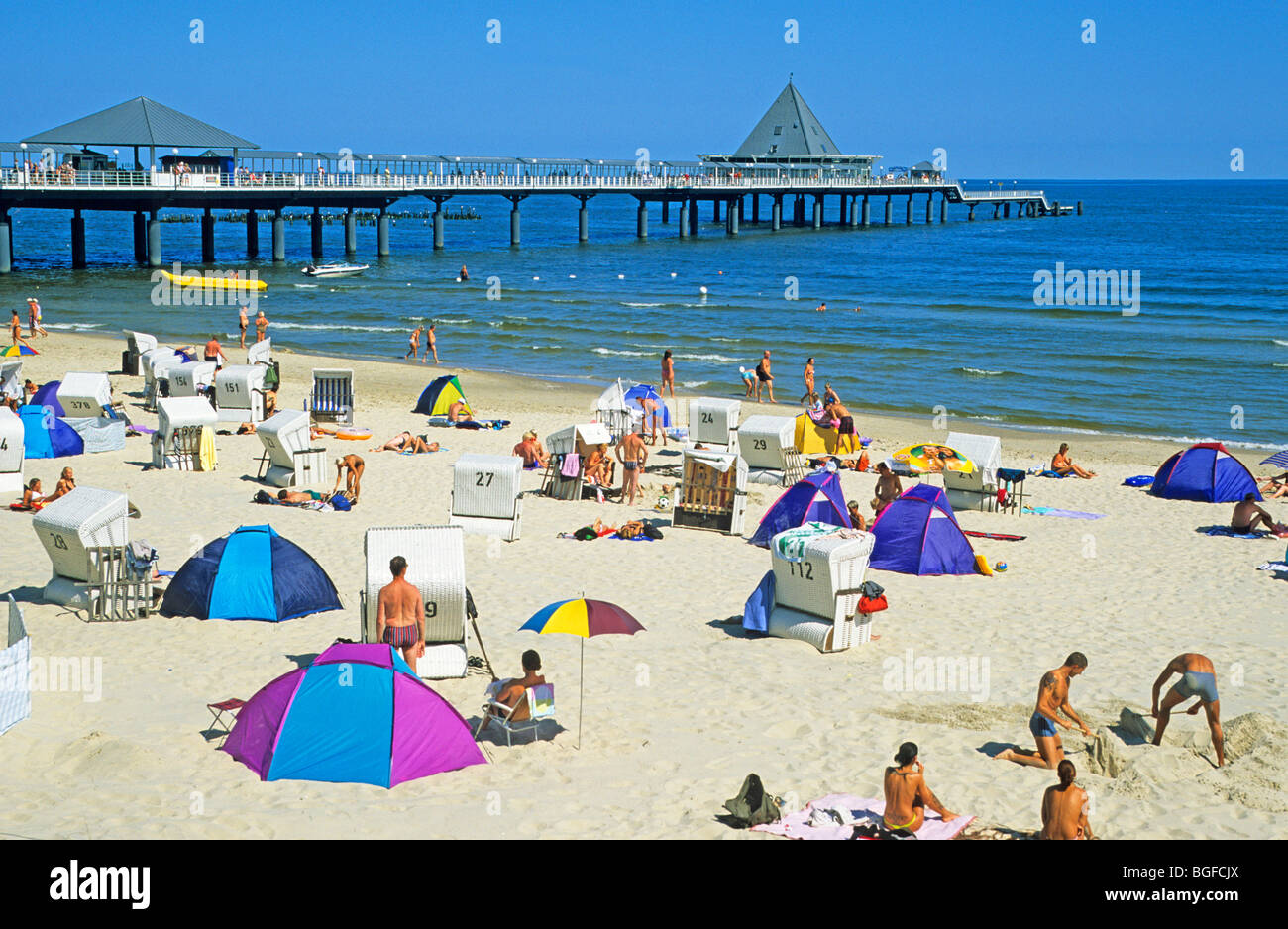 Heringsdorf Seebrücke und Strand, Insel Usedom, Ostsee, Mecklenburg-Vorpommern, Norddeutschland Stockfoto