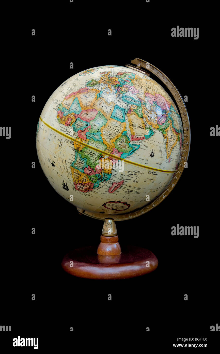 Weltkugel gegen einen schwarzen Hintergrund zeigt Afrika Stockfoto