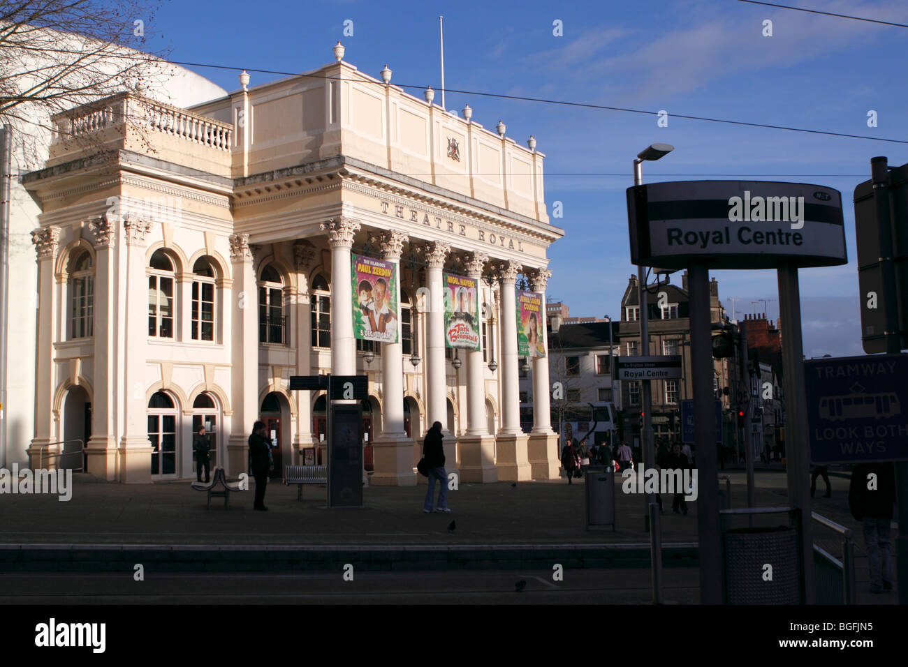 Theatre Royal in Nottingham, abgeschlossen im Jahre 1865 zu einem Preis von £15.000. Die klassische Fassade und korinthischen Säulen von Charles J. Phipps entworfen. 6. Oktober 1952 erzielt das Theater Geschichte mit der Uraufführung von The Mousetrap (im Rahmen einer Pre-West End Tour). Das Spiel ging auf an, die am längsten laufende Theater-Produktion in der Welt sein. Stockfoto
