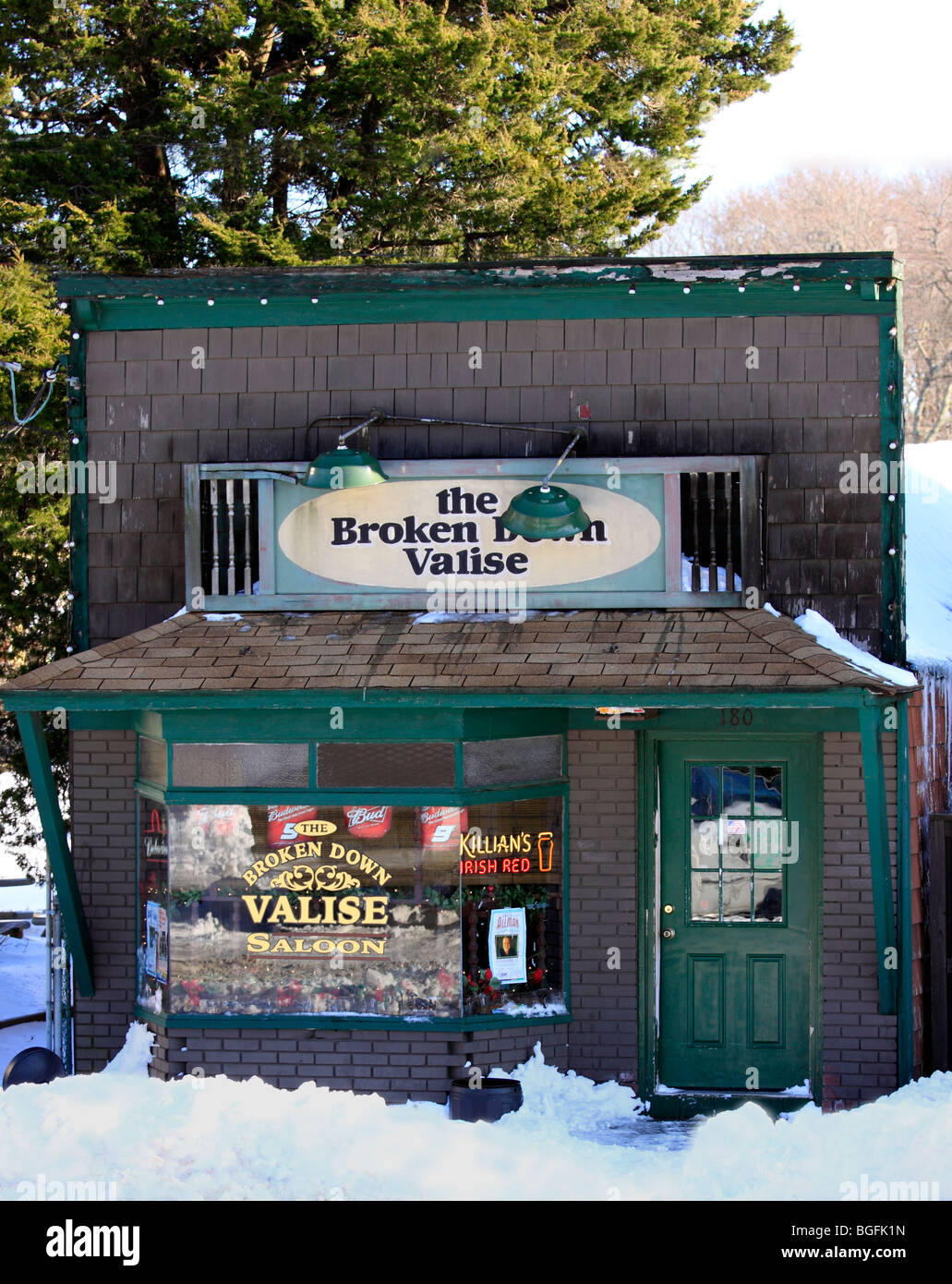 Die aufgeschlüsselt Valise Saloon, auf dem Mattituck Bahnhof, Long Island, NY Stockfoto